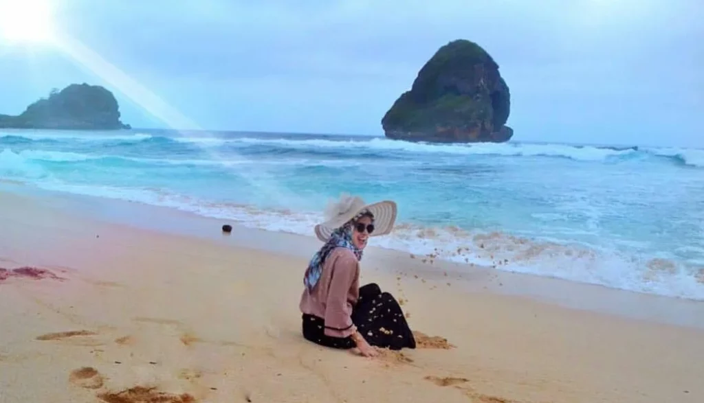 5 Tips Mencegah Gosong saat Bermain di Jejeran Pantai Jogja